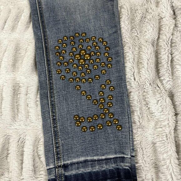 Curations Jeans Women’s 4 Skinny Medium Wash Studded Flower Distressed Hem Boho - Picture 6 of 9